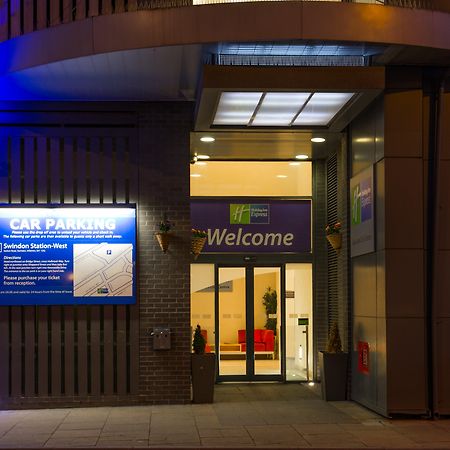 Holiday Inn Express Swindon City Centre By Ihg Εξωτερικό φωτογραφία