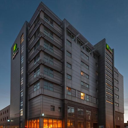 Holiday Inn Express Swindon City Centre By Ihg Εξωτερικό φωτογραφία