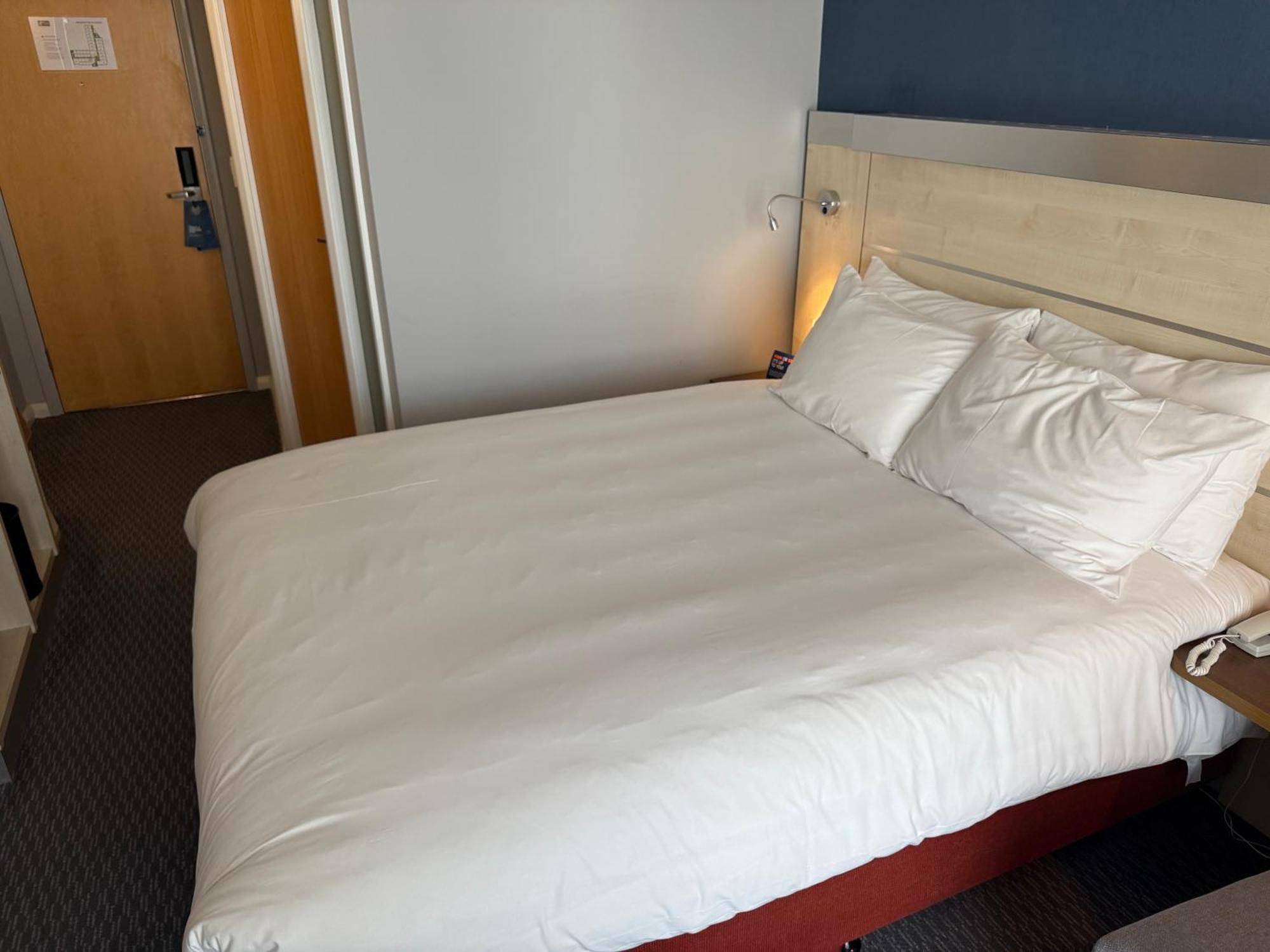 Holiday Inn Express Swindon City Centre By Ihg Εξωτερικό φωτογραφία