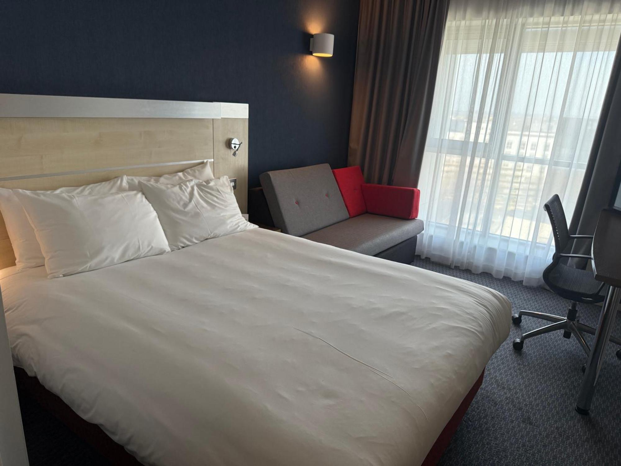 Holiday Inn Express Swindon City Centre By Ihg Εξωτερικό φωτογραφία