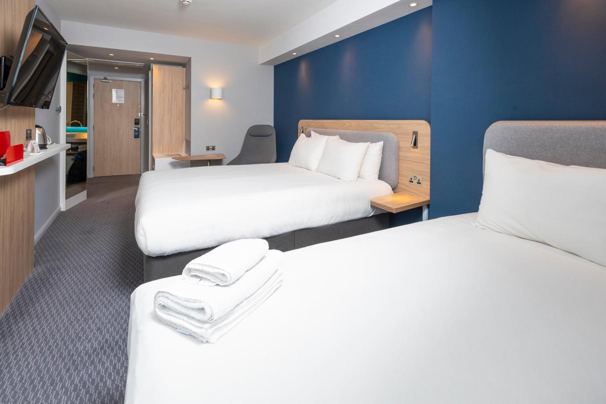 Holiday Inn Express Swindon City Centre By Ihg Εξωτερικό φωτογραφία